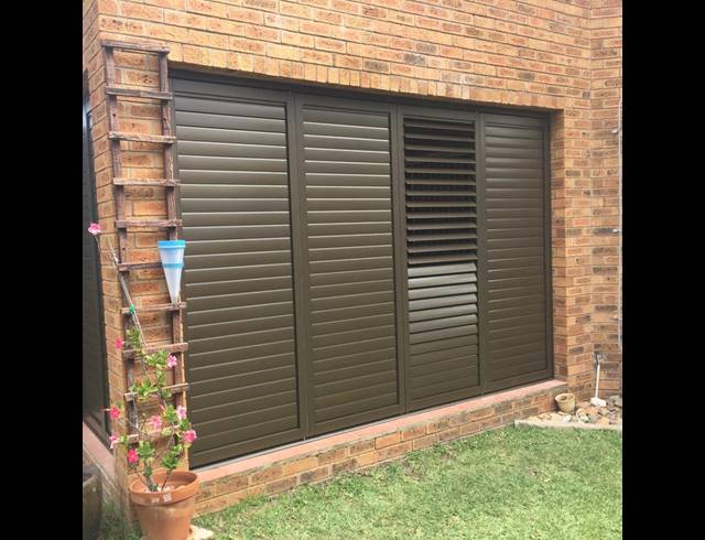 5 BEDROOM HOUSE FOR SALE IN SANDBAAI